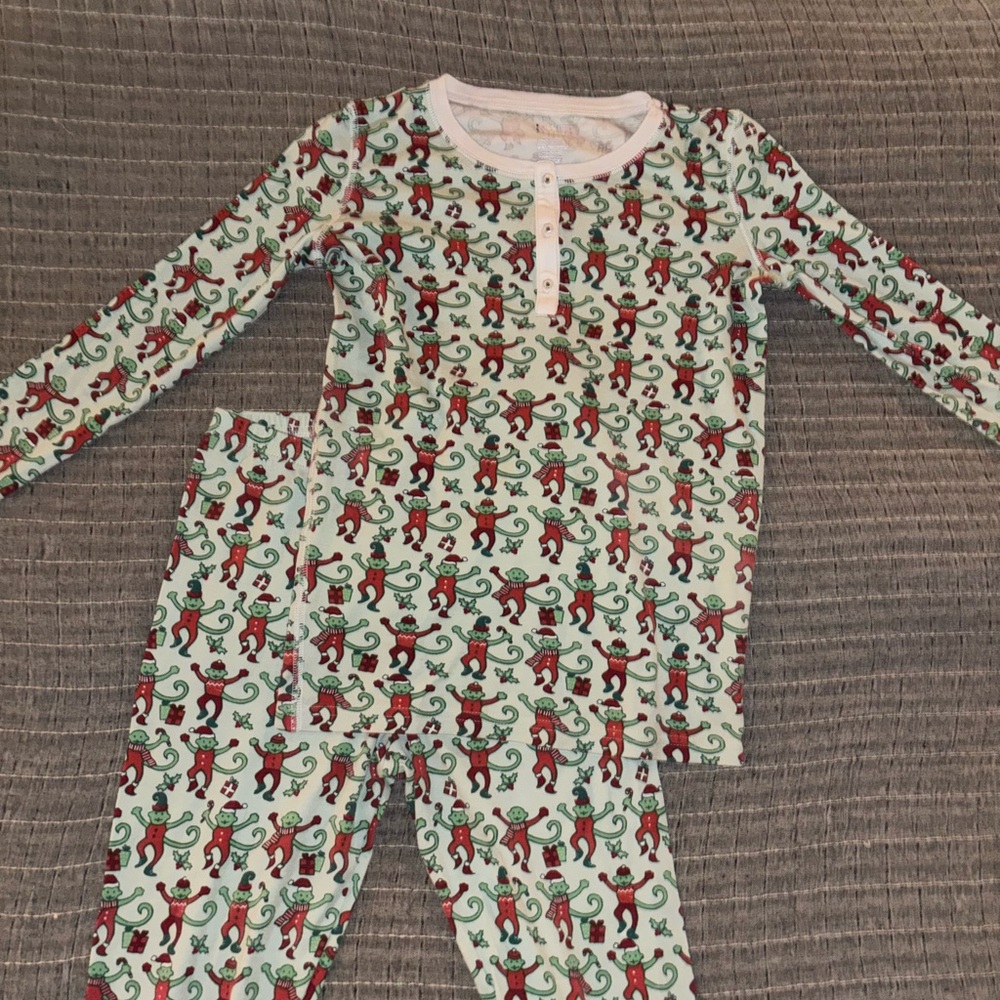 Roller Rabbit Red and Green Pajama Set 2023 Festive Holiday Sleepwear